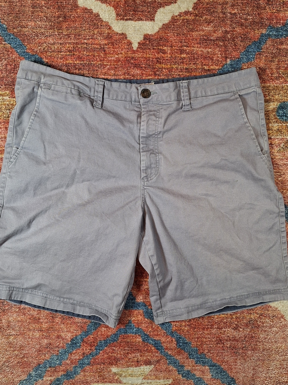 Men's Light Gray Flat-Front Chino Shorts